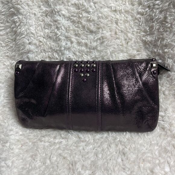 Coach Kristin Studded Clutch crackled
Metallic Aubergine leather. - Picture 2 of 9